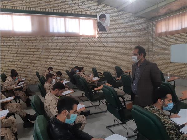 آموزش 135 نفر از سربازان استان در دوره های مهارت آموزی فناوری اطلاعات