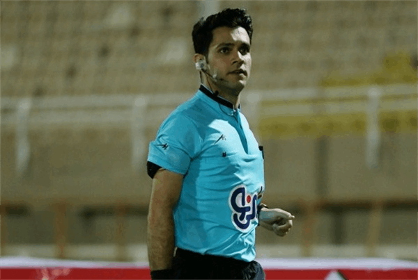 قضاوت فرهاد فرهاد پور در بازی پرسپولیس تهران و نود ارومیه