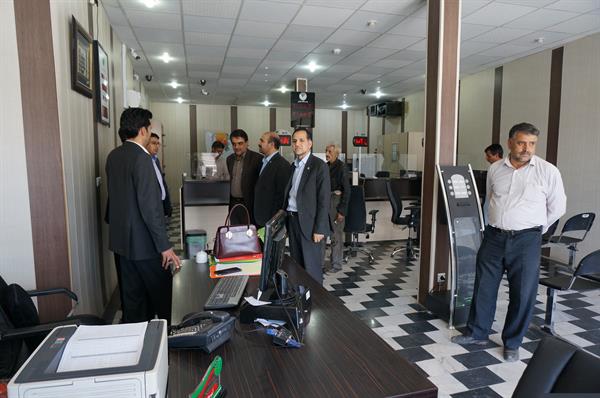 بازدید مدیر کل ارتباطات و فناوری اطلاعات استان از اداره پست و شعبه پست بانك شهرستان نهبندان
